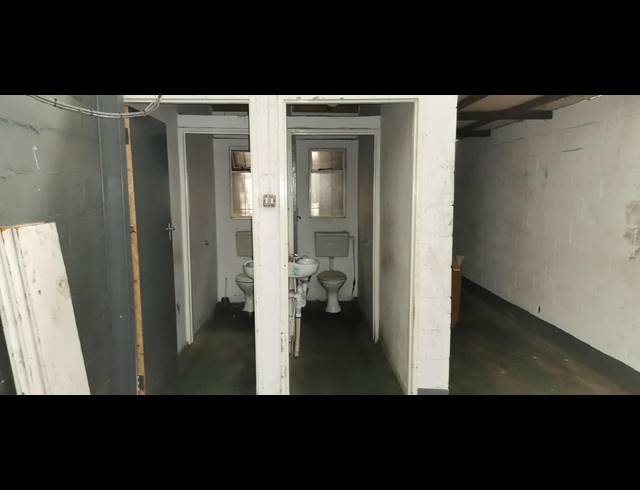 141M² WAREHOUSE TO LET IN PAROW CENTRAL